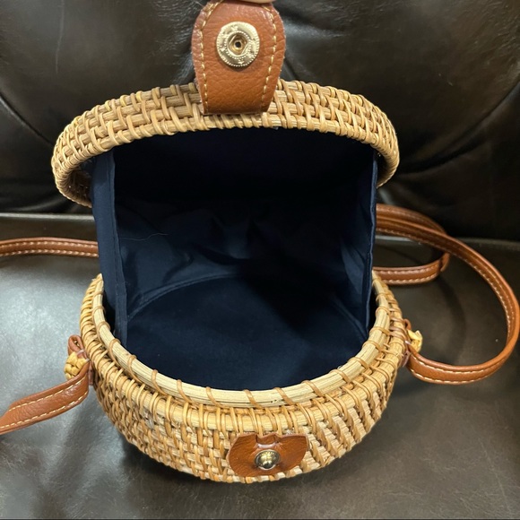 Round Rattan crossbody bag - Picture 3 of 7
